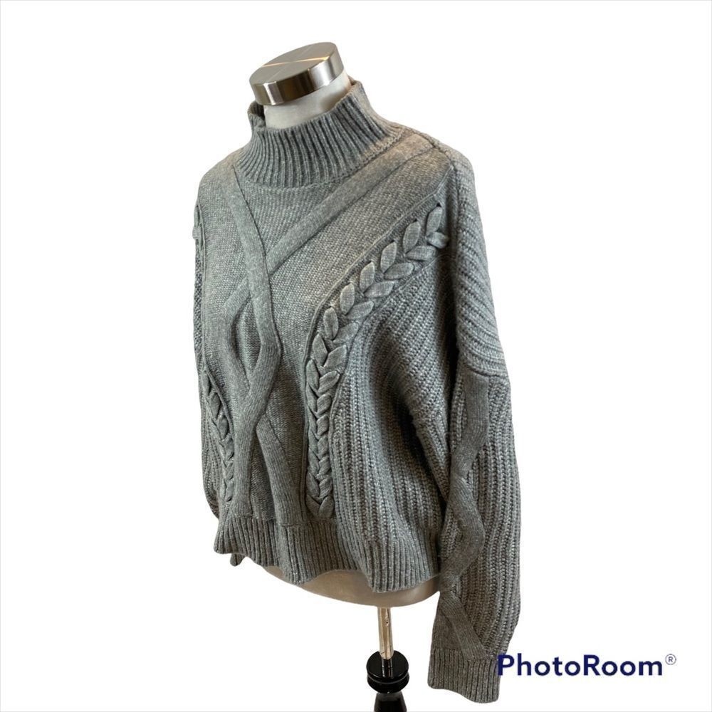 Elizabeth and James Grey Cable Knit Long‎ Sleeved Sweater Size XL